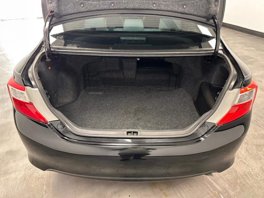 2012 Toyota Camry Hybrid LE photo