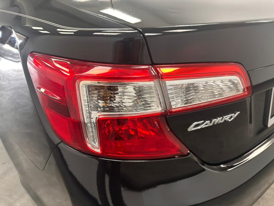 2012 Toyota Camry Hybrid LE photo