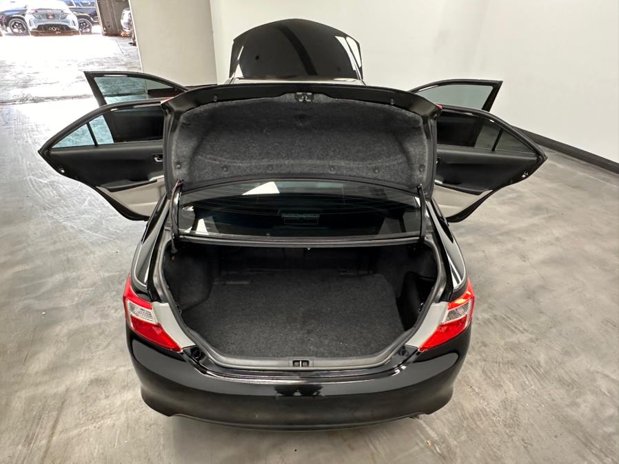 2012 Toyota Camry Hybrid LE photo