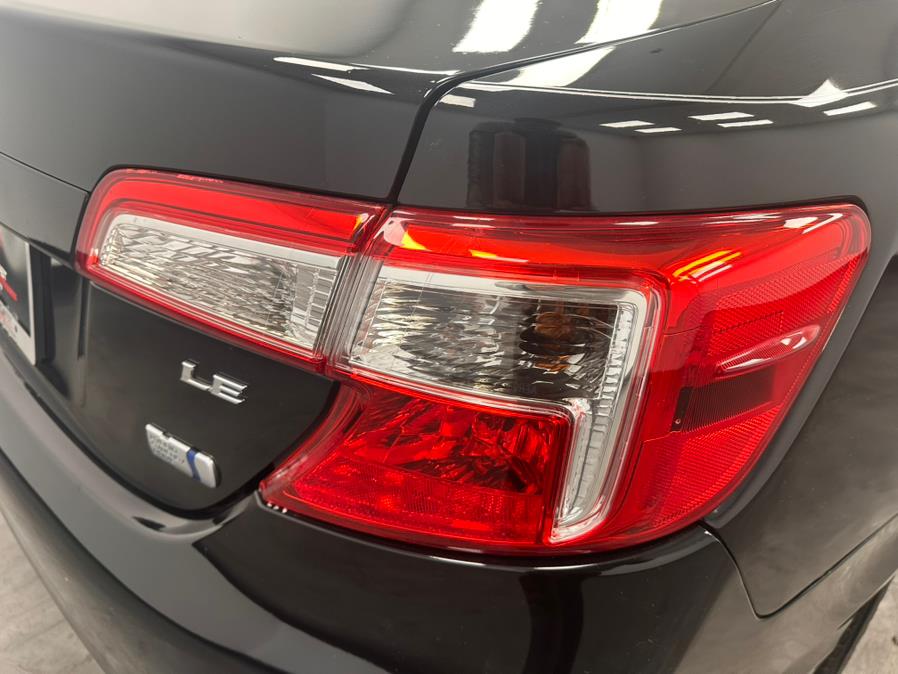 2012 Toyota Camry Hybrid LE photo