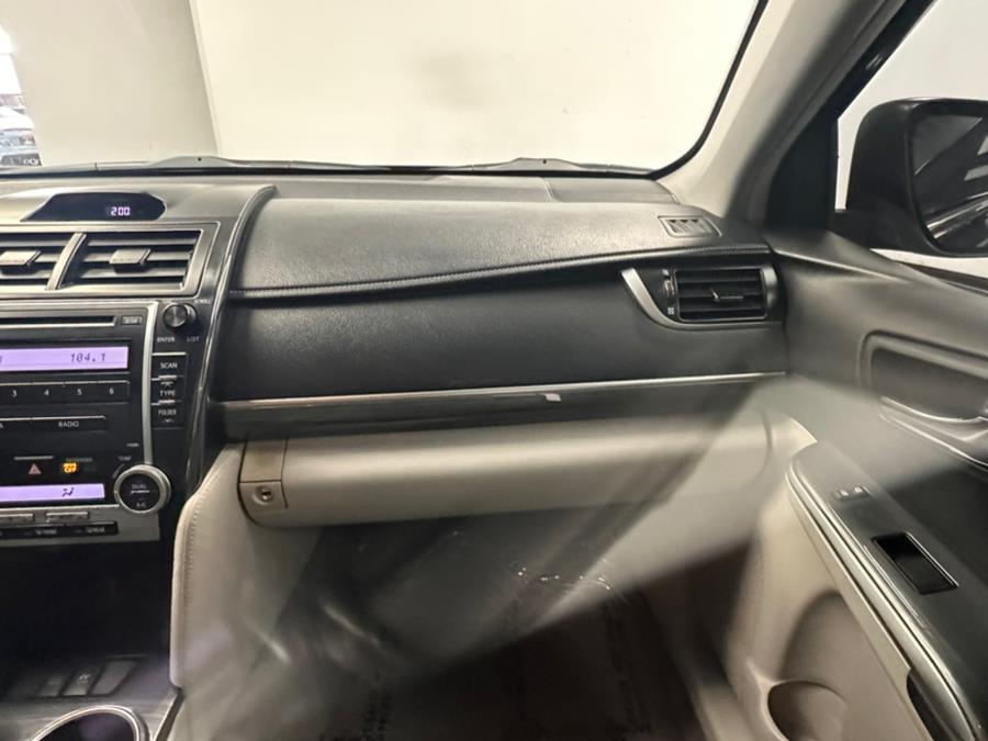 2012 Toyota Camry Hybrid LE photo