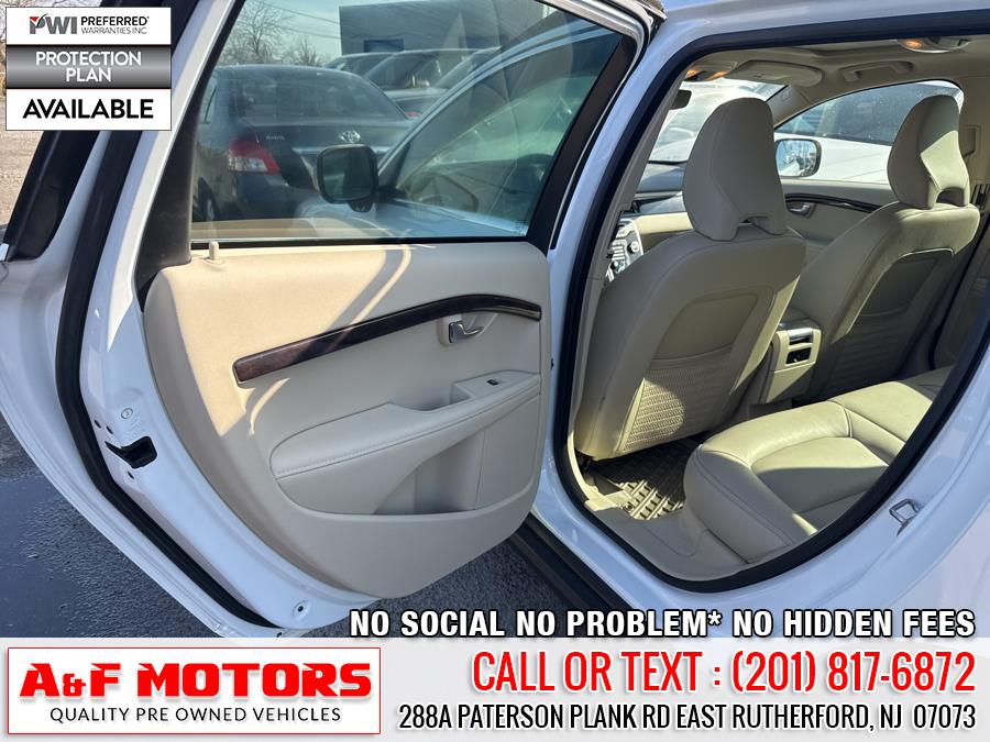 2015 Volvo XC70 2015.5 AWD 4dr Wgn T6 photo