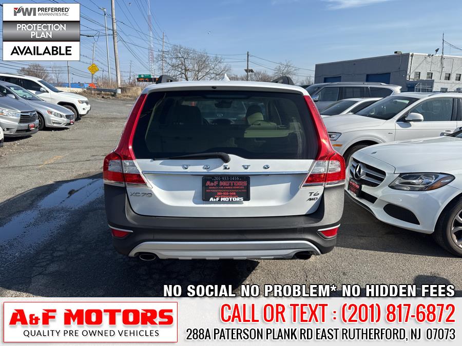 2015 Volvo XC70 2015.5 AWD 4dr Wgn T6 photo