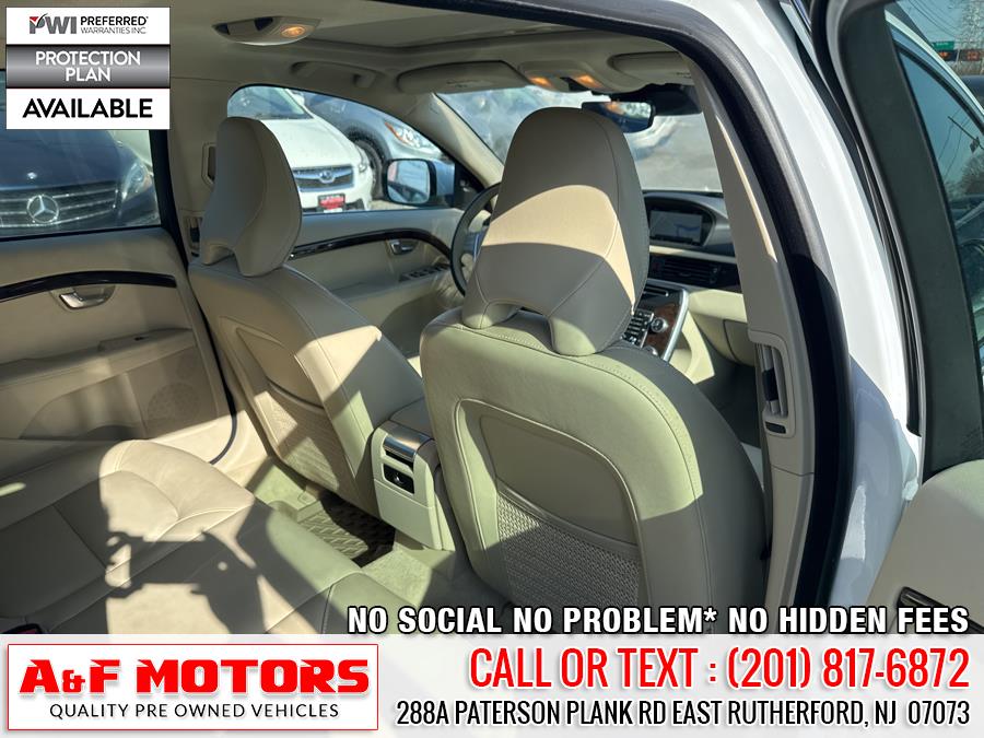 2015 Volvo XC70 2015.5 AWD 4dr Wgn T6 photo