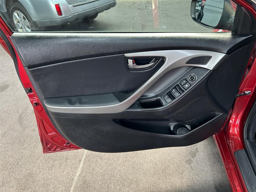 2013 Hyundai Elantra GLS photo