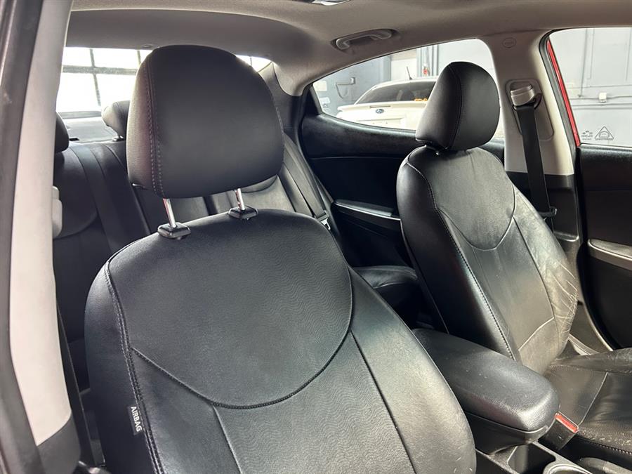 2013 Hyundai Elantra GLS photo