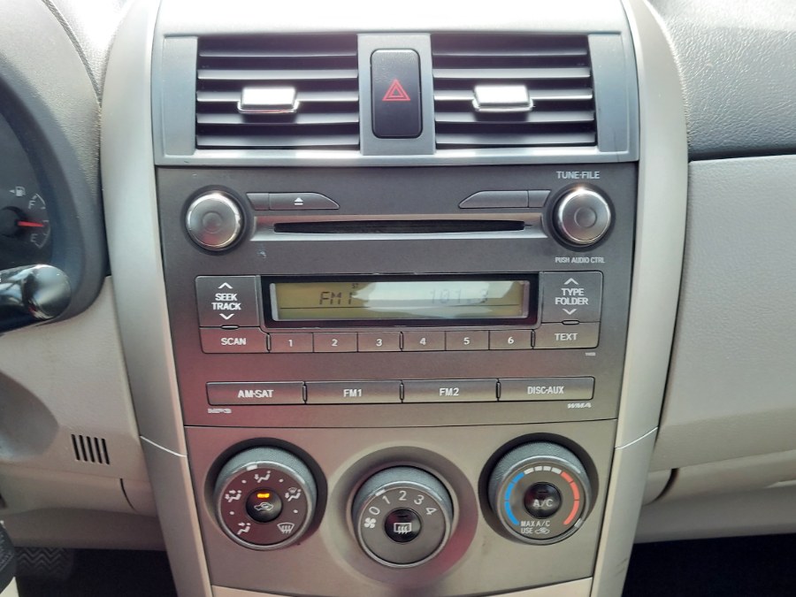 2011 Toyota Corolla photo