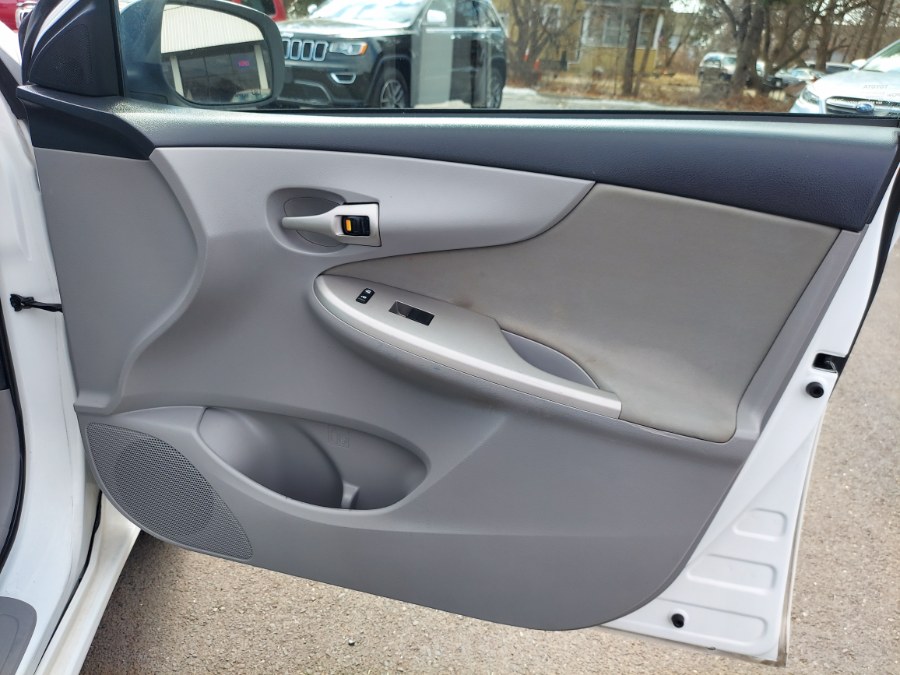 2011 Toyota Corolla photo