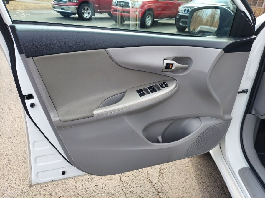 2011 Toyota Corolla photo