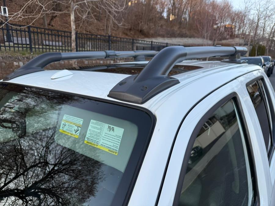2015 Nissan Frontier 4WD Crew Cab PRO-4X photo