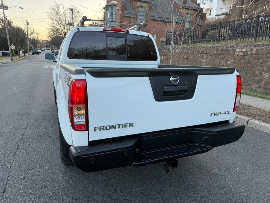 2015 Nissan Frontier 4WD Crew Cab PRO-4X photo