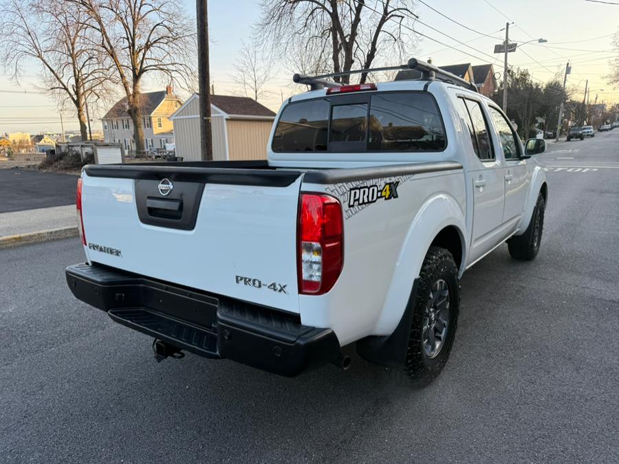 2015 Nissan Frontier 4WD Crew Cab PRO-4X photo
