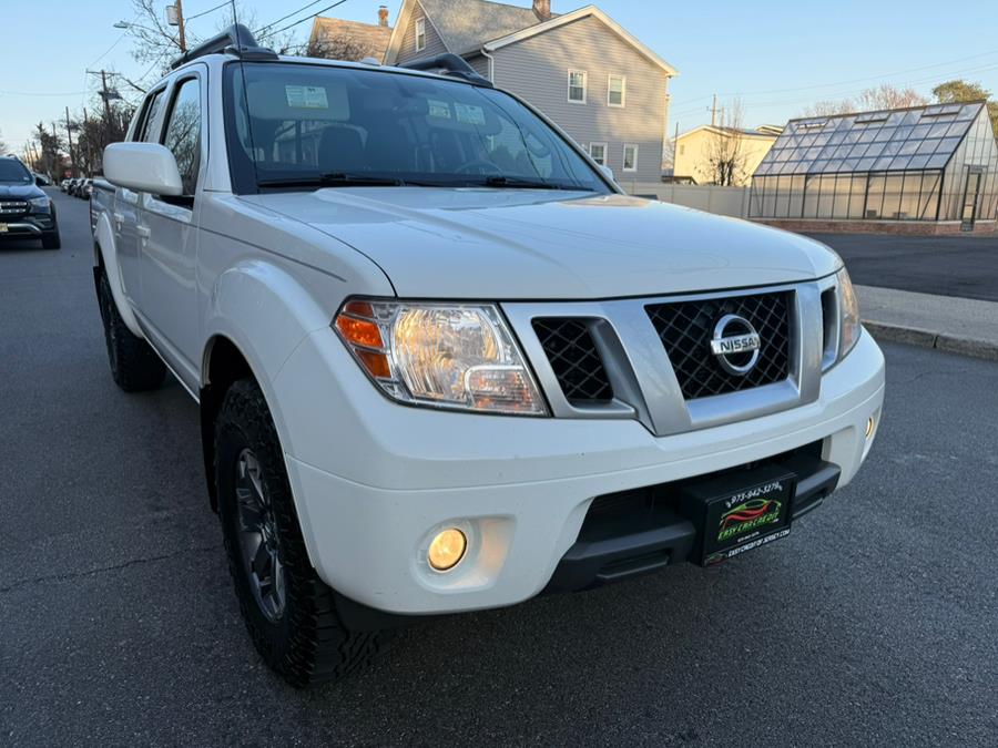 2015 Nissan Frontier 4WD Crew Cab PRO-4X photo