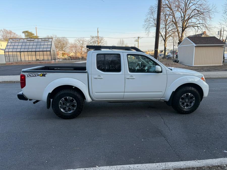 2015 Nissan Frontier 4WD Crew Cab PRO-4X photo