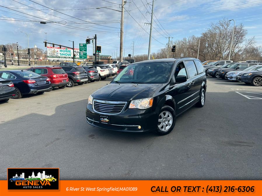 2012 Chrysler Town & Country Touring photo