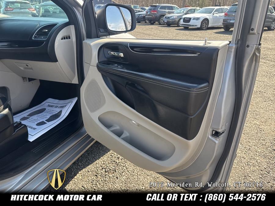 2017 Dodge Grand Caravan SXT photo