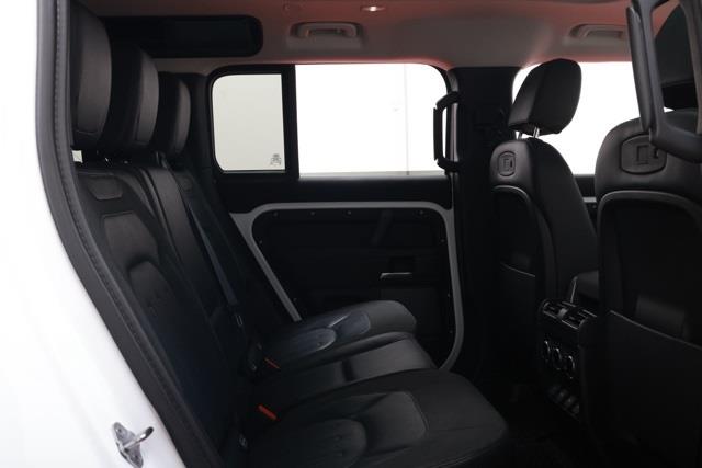 2020 Land Rover Defender 110 S photo