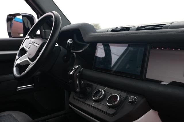 2020 Land Rover Defender 110 S photo