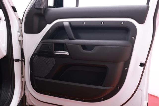 2020 Land Rover Defender 110 S photo