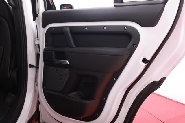 2020 Land Rover Defender 110 S photo