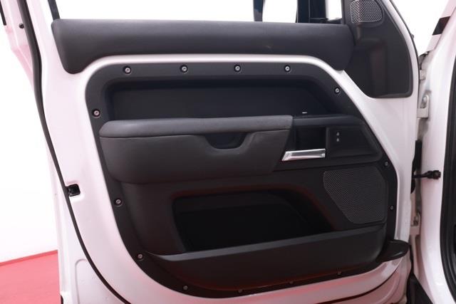 2020 Land Rover Defender 110 S photo