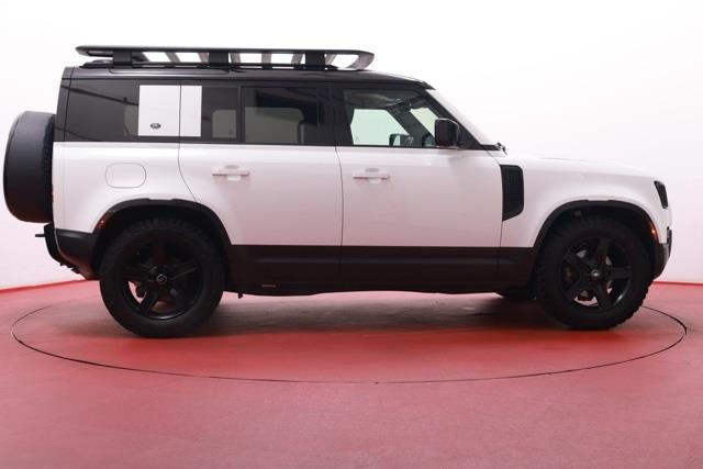2020 Land Rover Defender 110 S photo