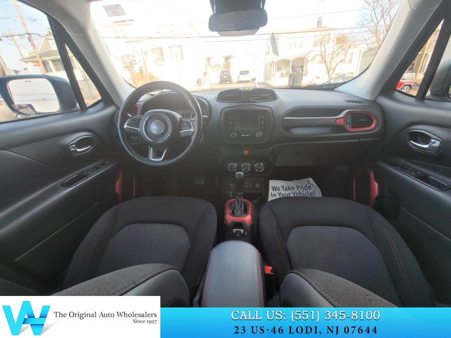 2017 Jeep Renegade Trailhawk 4x4 photo