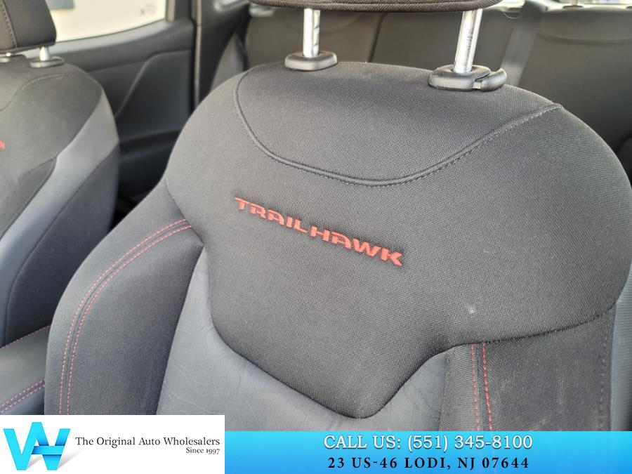 2017 Jeep Renegade Trailhawk 4x4 photo