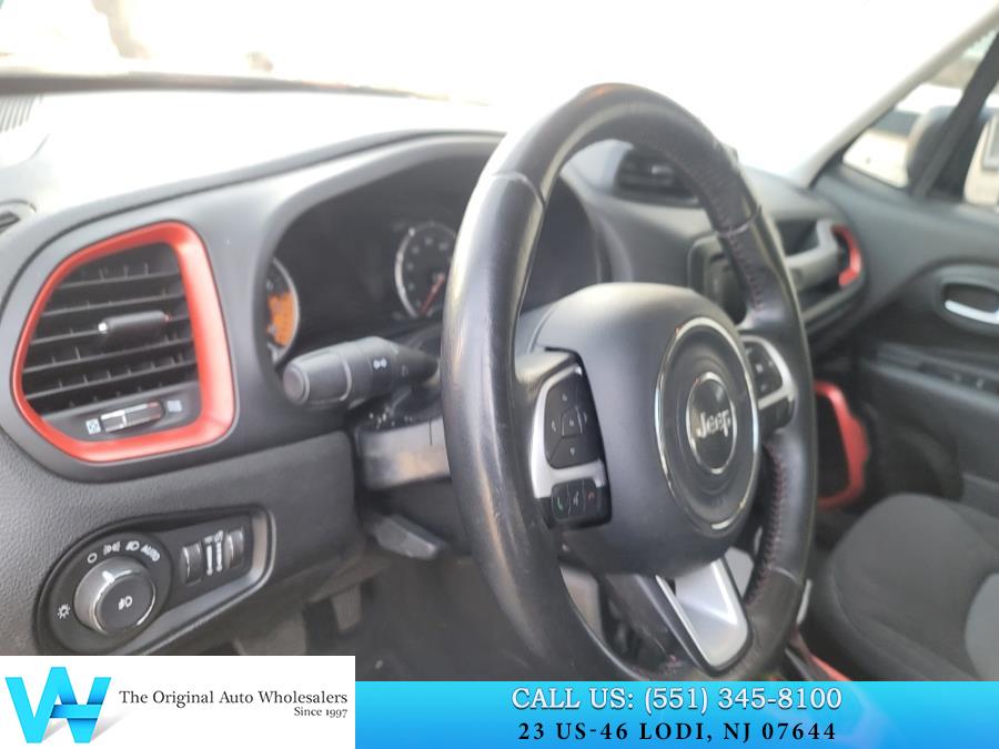 2017 Jeep Renegade Trailhawk 4x4 photo