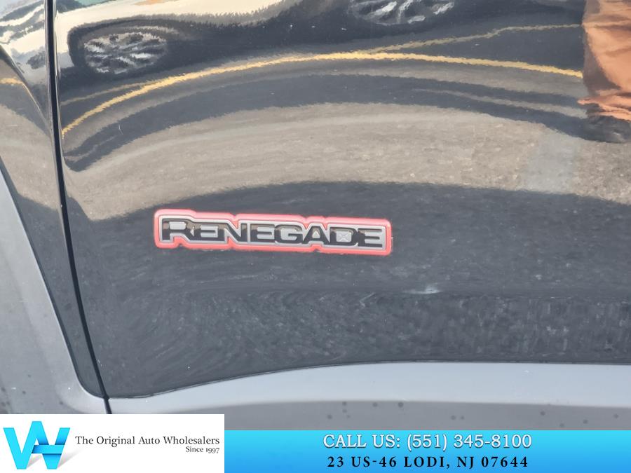 2017 Jeep Renegade Trailhawk 4x4 photo