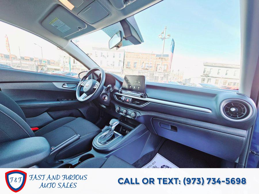 2021 Kia Forte LXS Sedan 4D photo