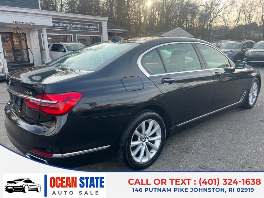2017 BMW 7-Series 740i xDrive Sedan photo
