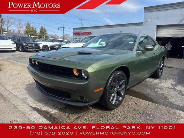 2022 Dodge Challenger SXT photo