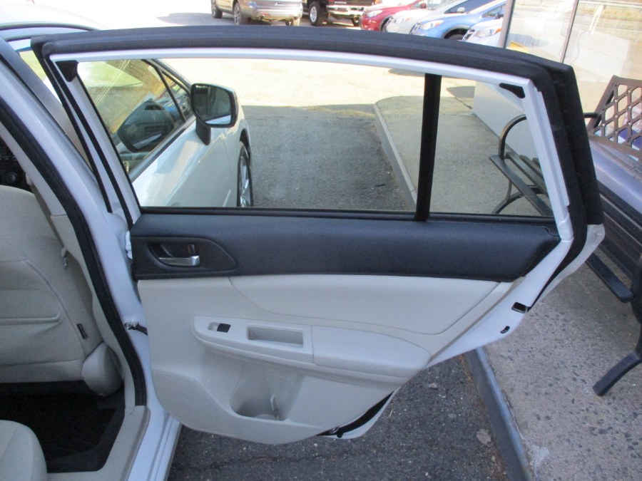 2013 Subaru Impreza 2.0i Premium photo