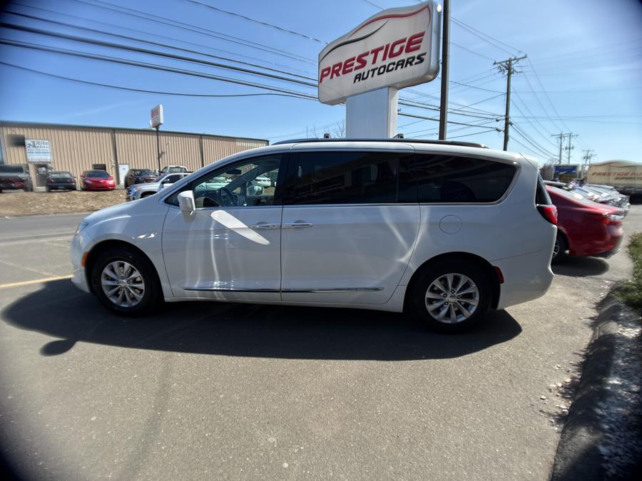 2018 Chrysler Pacifica Touring L photo