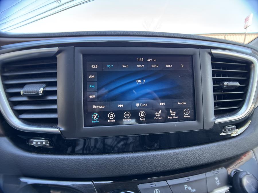 2018 Chrysler Pacifica Touring L photo