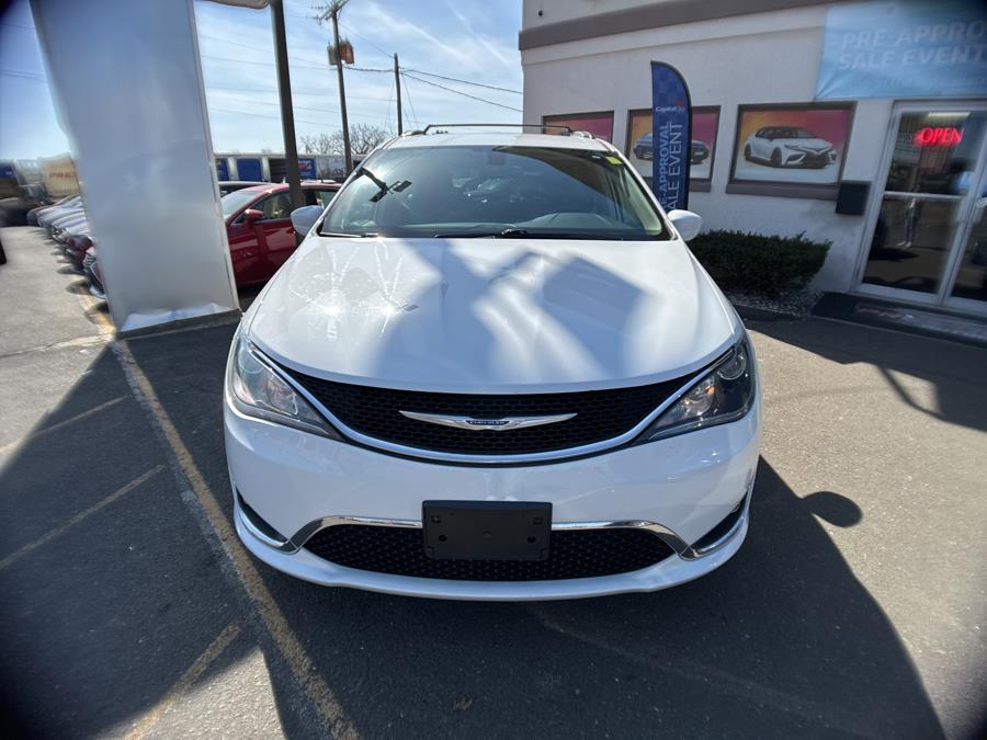 2018 Chrysler Pacifica Touring L photo