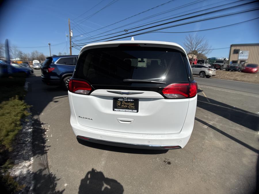 2018 Chrysler Pacifica Touring L photo