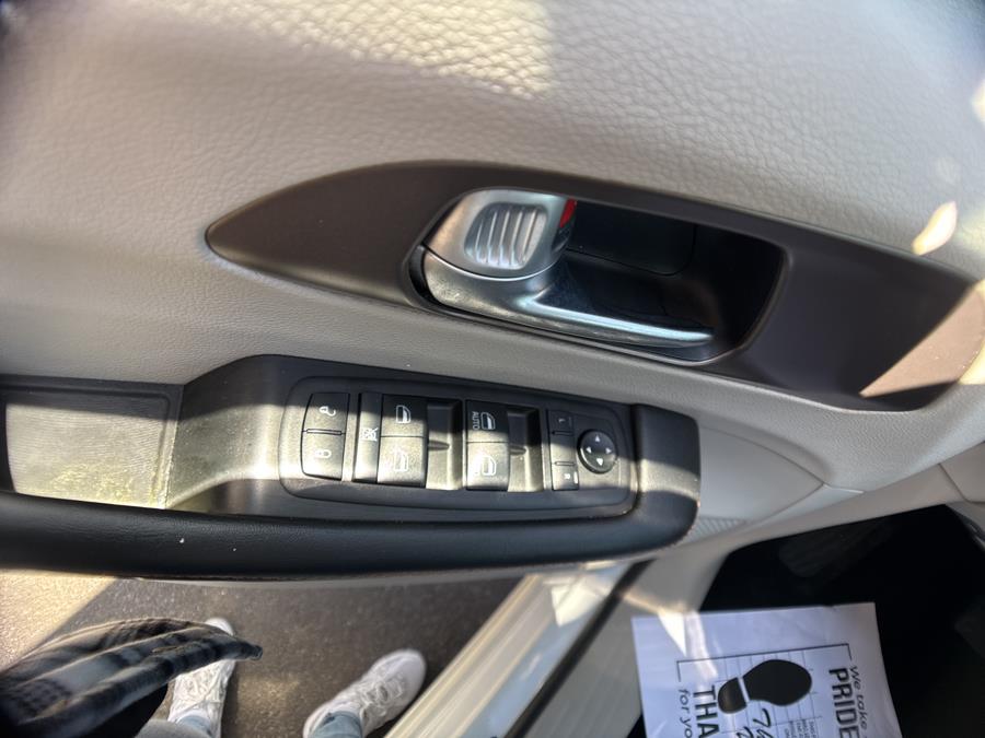 2018 Chrysler Pacifica Touring L photo