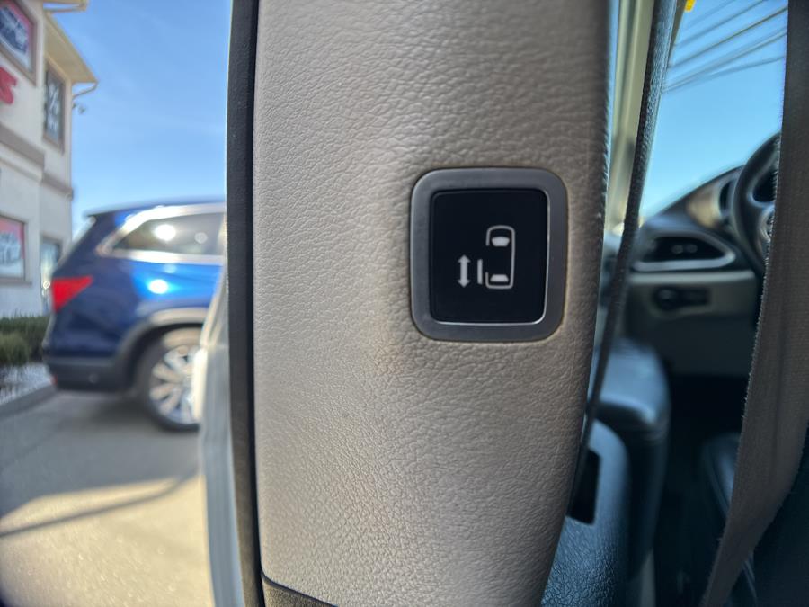 2018 Chrysler Pacifica Touring L photo