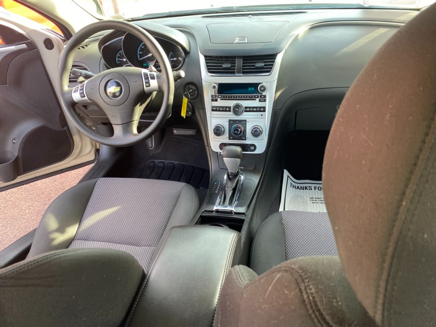 2010 Chevrolet Malibu LT photo