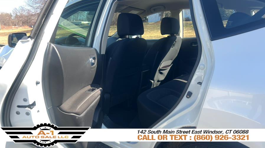 2012 Nissan Rogue S photo