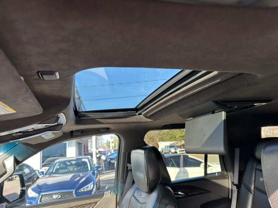 2016 Cadillac Escalade 4WD 4dr Platinum photo