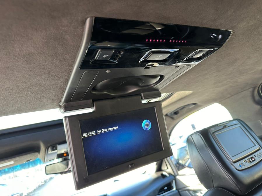 2016 Cadillac Escalade 4WD 4dr Platinum photo