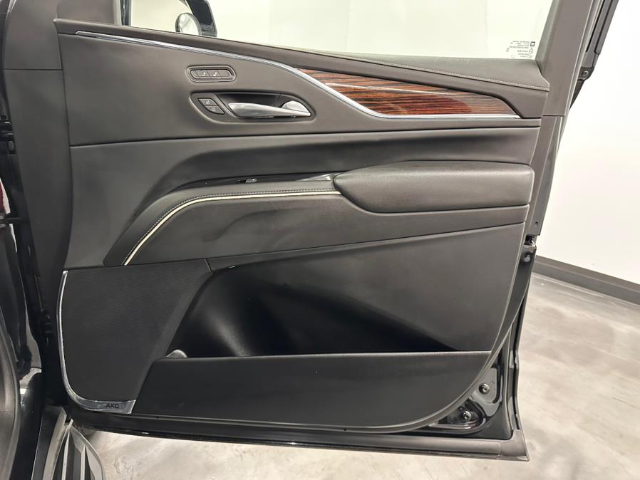 2021 Cadillac Escalade ESV 4WD 4dr Luxury photo