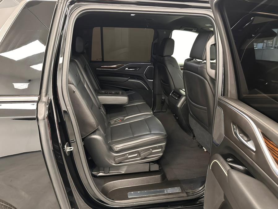 2021 Cadillac Escalade ESV 4WD 4dr Luxury photo