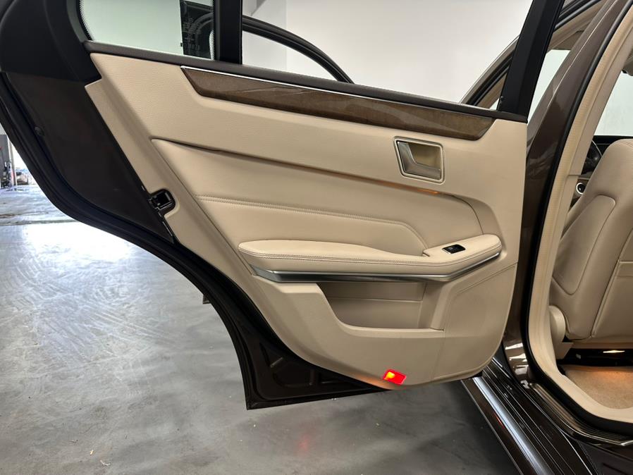 2014 Mercedes-Benz E-Class E350 4MATIC Sport photo