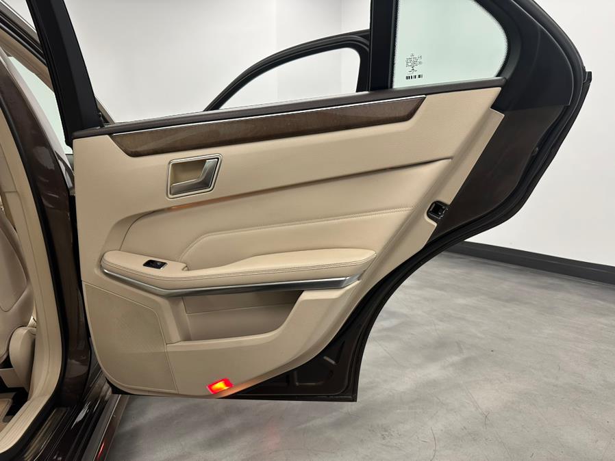 2014 Mercedes-Benz E-Class E350 4MATIC Sport photo