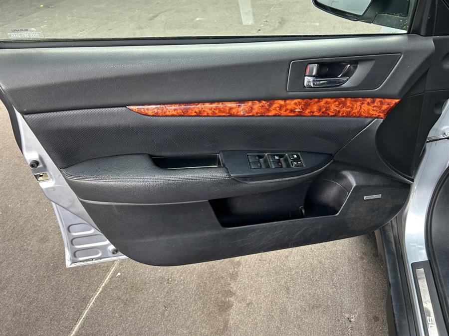 2012 Subaru Outback 2.5i Limited photo