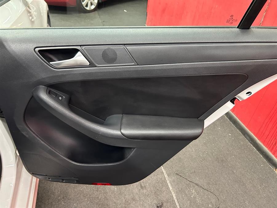 2014 Volkswagen Jetta SE photo
